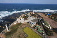 虎尾串（ホミゴッ）観光地の灯台の全景